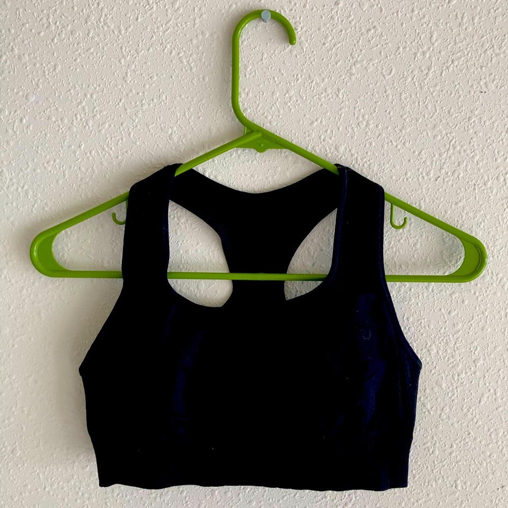 Black sports bra